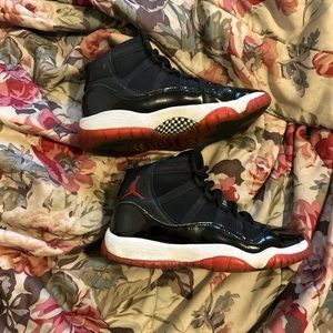 Wmns Jordan 11 bred size 5.5y